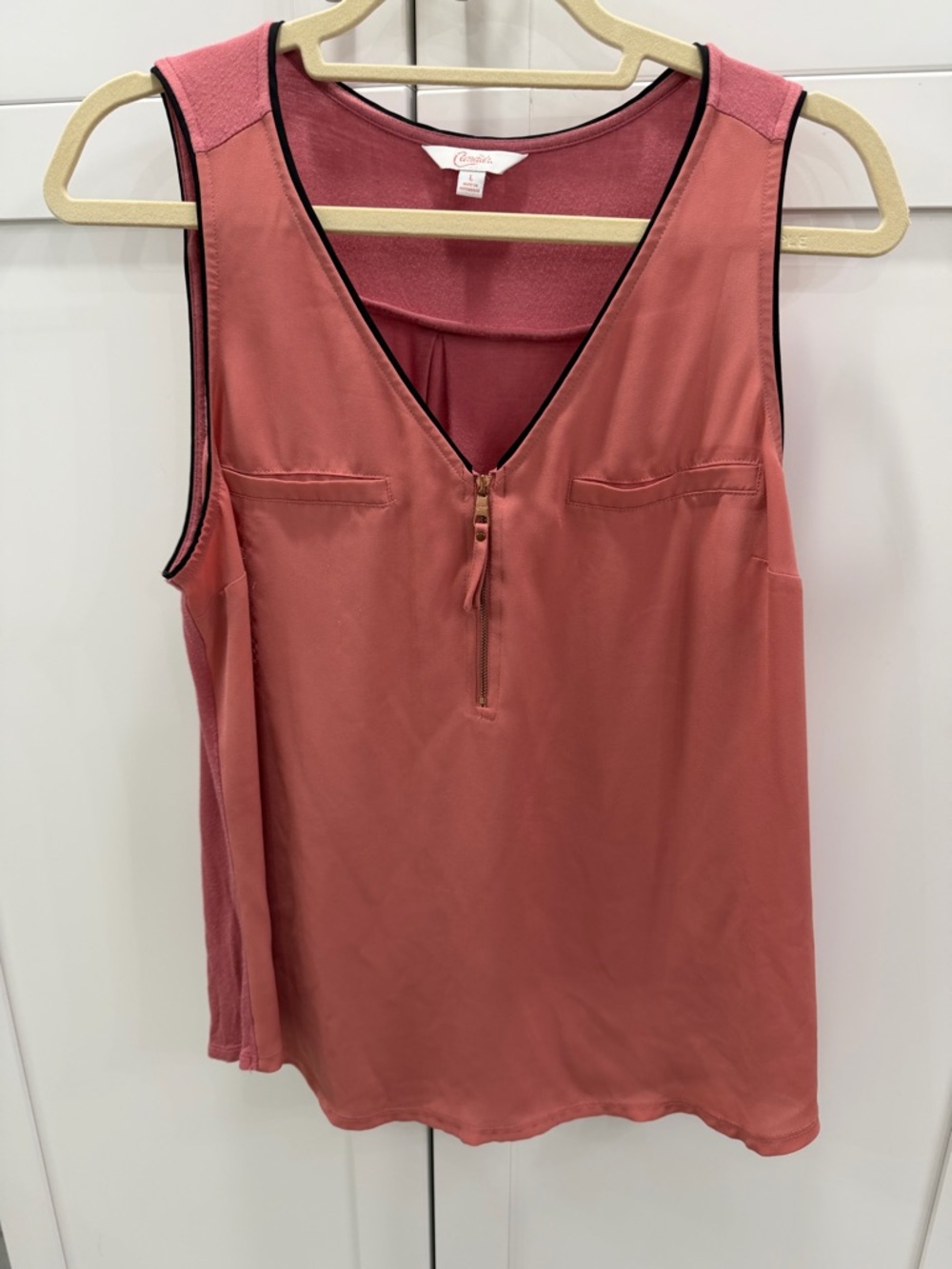 Candie's Coral Pink V-Neck Sleeveless Zip-Front Top L